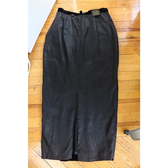 Vintage OMO NORMA KAMALI Black Velvet Skirt - Picture 8 of 8